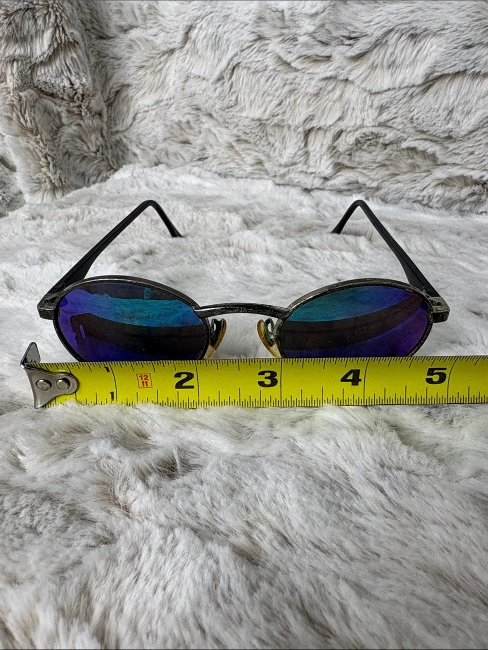 Round Mirrored Sunglasses - Blue/Green Lenses by Aiwan